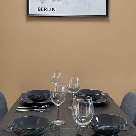 2 Zimmer Apartment Mit Parkplatz Berlin Eksteriør bilde