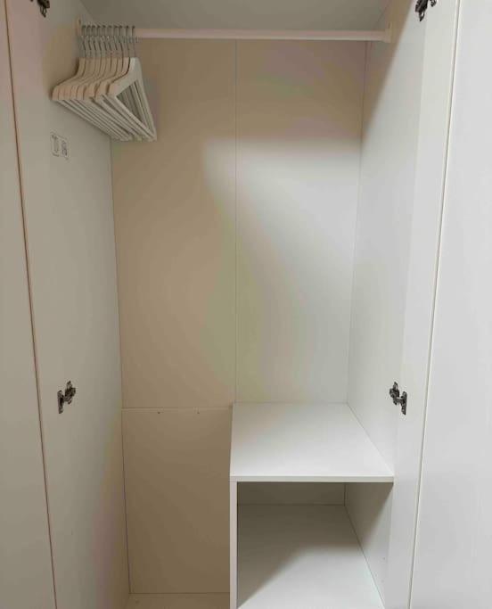 2 Zimmer Apartment Mit Parkplatz Berlin Eksteriør bilde