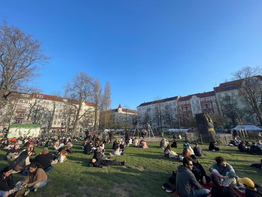 2 Zimmer Apartment Mit Parkplatz Berlin Eksteriør bilde