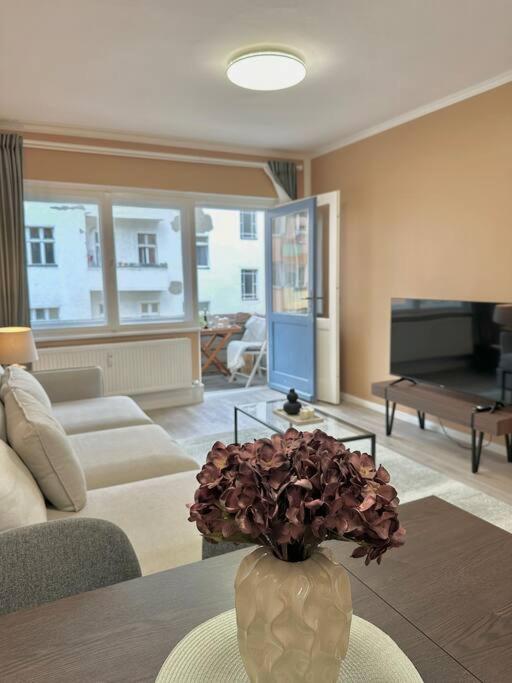 2 Zimmer Apartment Mit Parkplatz Berlin Eksteriør bilde