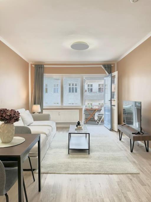 2 Zimmer Apartment Mit Parkplatz Berlin Eksteriør bilde